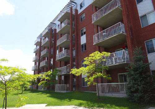 25 Place Casavant, Sainte Therese, QC J7E 5X1 — photo 1