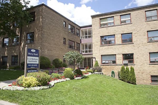 162 Berry Road, Etobicoke, ON M8Y 1W5 — photo 1