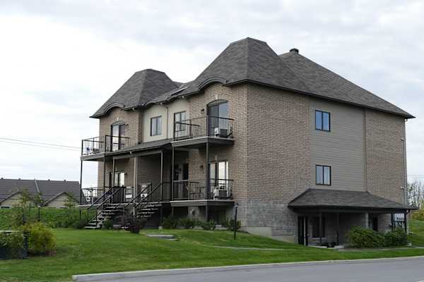 827 boul. Du Plateau, Gatineau, QC J9J 1N7 — photo 1