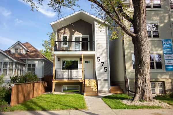 575 Warsaw Avenue Apartments property