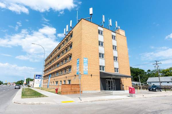 2075 Portage Apartment property