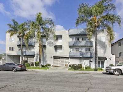 311 East Cedar Avenue property