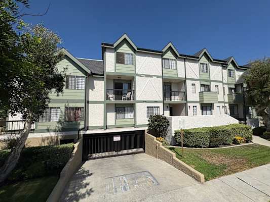 615 West Milford Street property