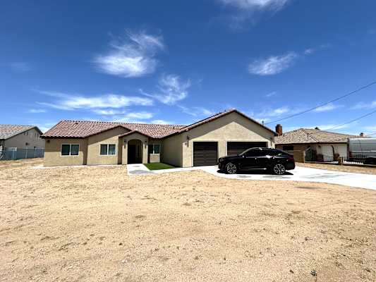 16920 Danbury Ave property