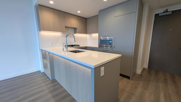 2703-6608 Sussex Avenue property