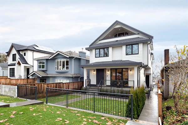 BSMT-3582 East Pender Street property