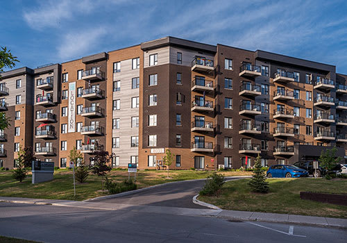 Le Saint-Laurent Apartments property