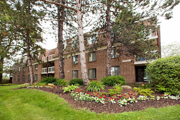 Squire Court Apartments property