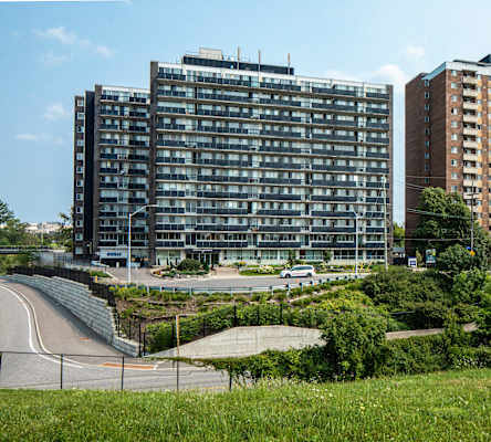 Kingsview Apartments property