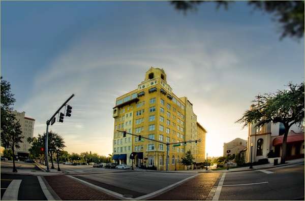 Lake Mirror Tower Apartments property