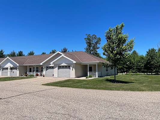 Briarwood Cottages Wisconsin Rapids property