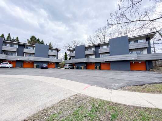 Catalpa Crossing Apartments property