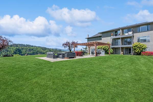 Overlook at the Willamette property