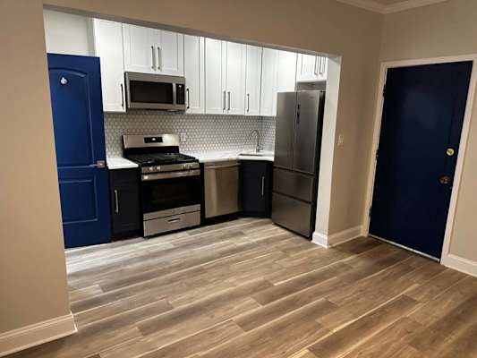 Evelyn Apartments property