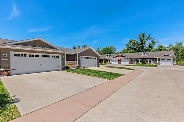 Redwood Grove City property