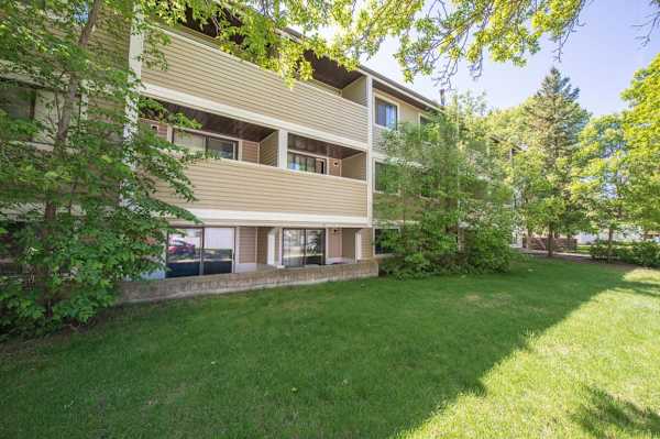 Queensgate Manor property
