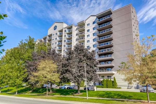 600 Proudfoot Lane property