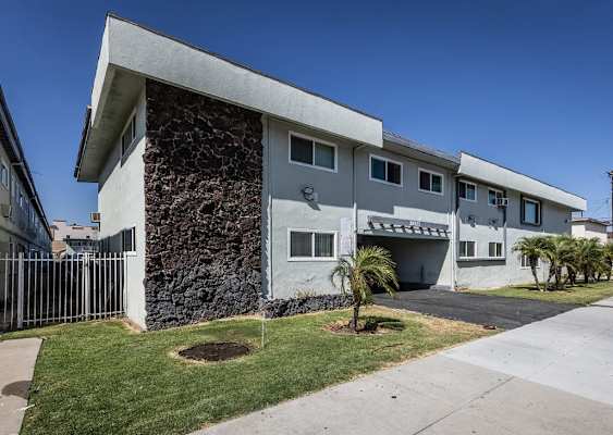10015 Alondra Blvd property