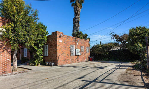 632 E 82nd St property