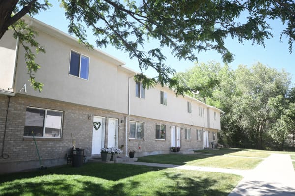 Cottonwood Apartments property