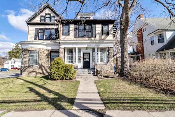 300 High St property