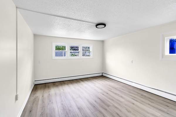 3904-3906 Seneca St property