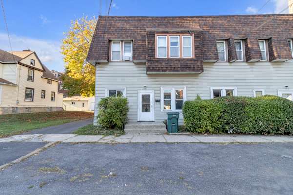 596 Oliver St property