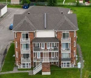 Ch de Montreal property