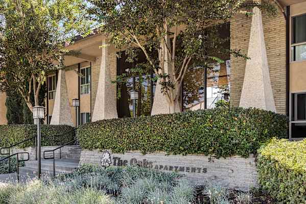The Oaks Apartments property