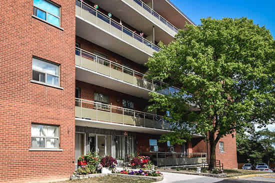 King Manor Apartments property