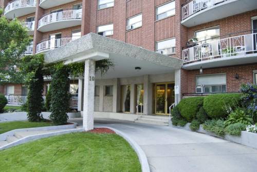 Village Green Apartments- Jefferson property