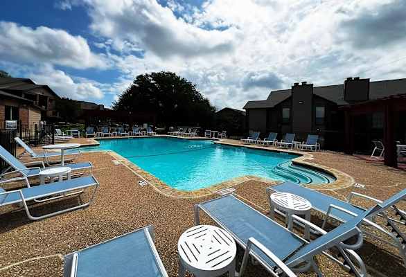 Valley Creek Apartments property