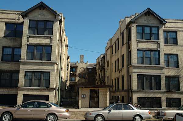 5411-5421 S. Ellis Avenue property