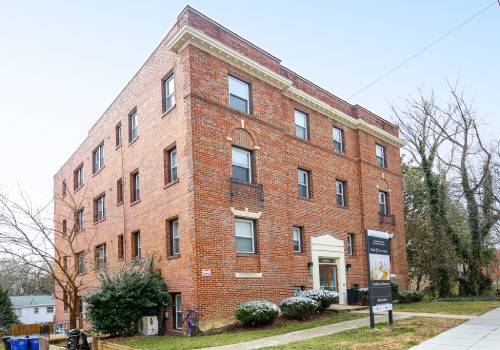 4564 MACARTHUR BLVD NW property