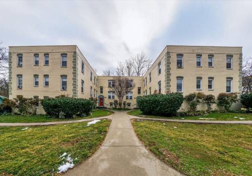 4701/4703 RAVENSWOOD RD property