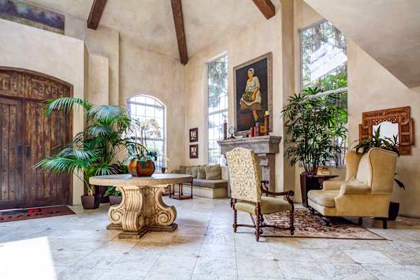 L'Estancia property