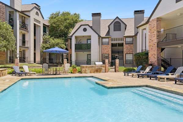 Bandera Crossing property