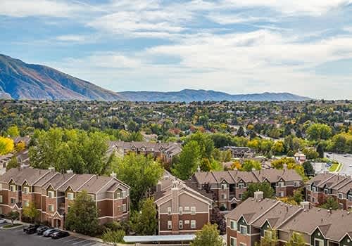 Pinnacle Highland Apartments property