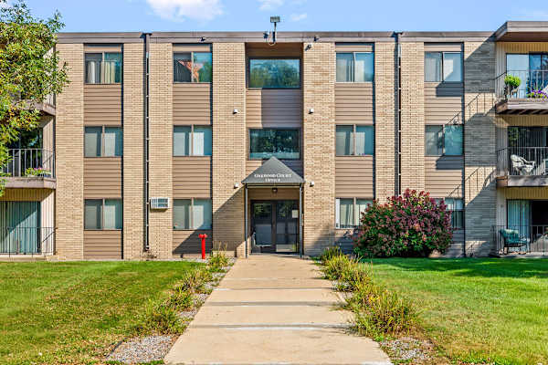 Oakwood Court Apartments property