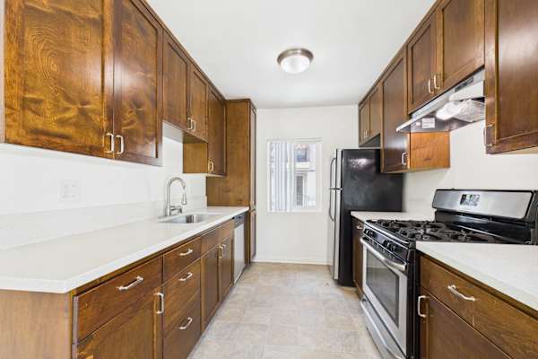 Buffalo Sherman Oaks Apartments property