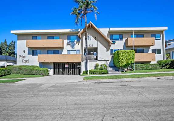 Palm Capri Apartments property