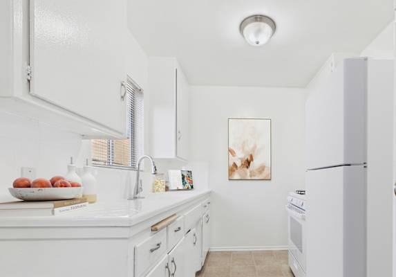 6743 Whitsett Avenue in North Hollywood