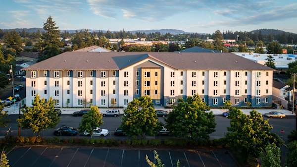 Wy'East Plaza property
