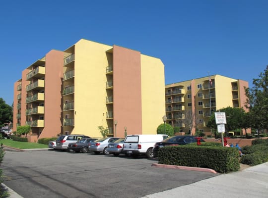 LIONS MANOR property