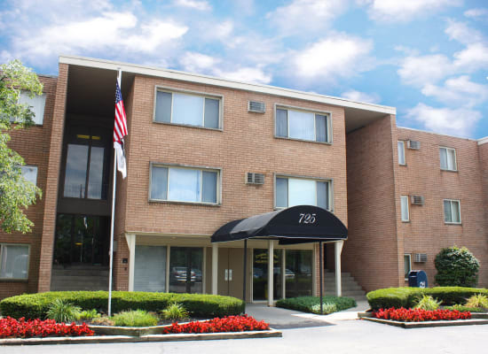 Crown Pointe Apartments property