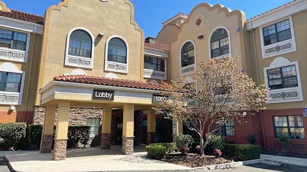 Hillview Court property