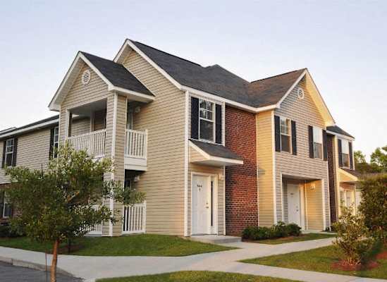 Devon Pointe Apartments and Townhomes property