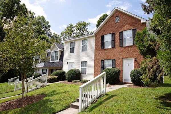 Laurel Bluff Apartments and Townhomes property
