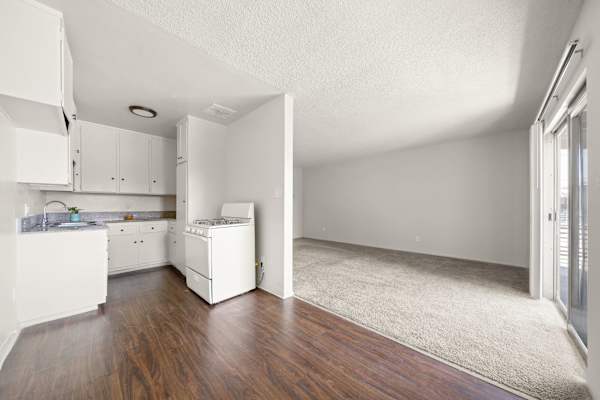 633 E. 99th St. property