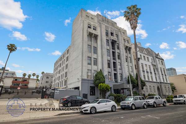 512 S. Hobart Blvd. property
